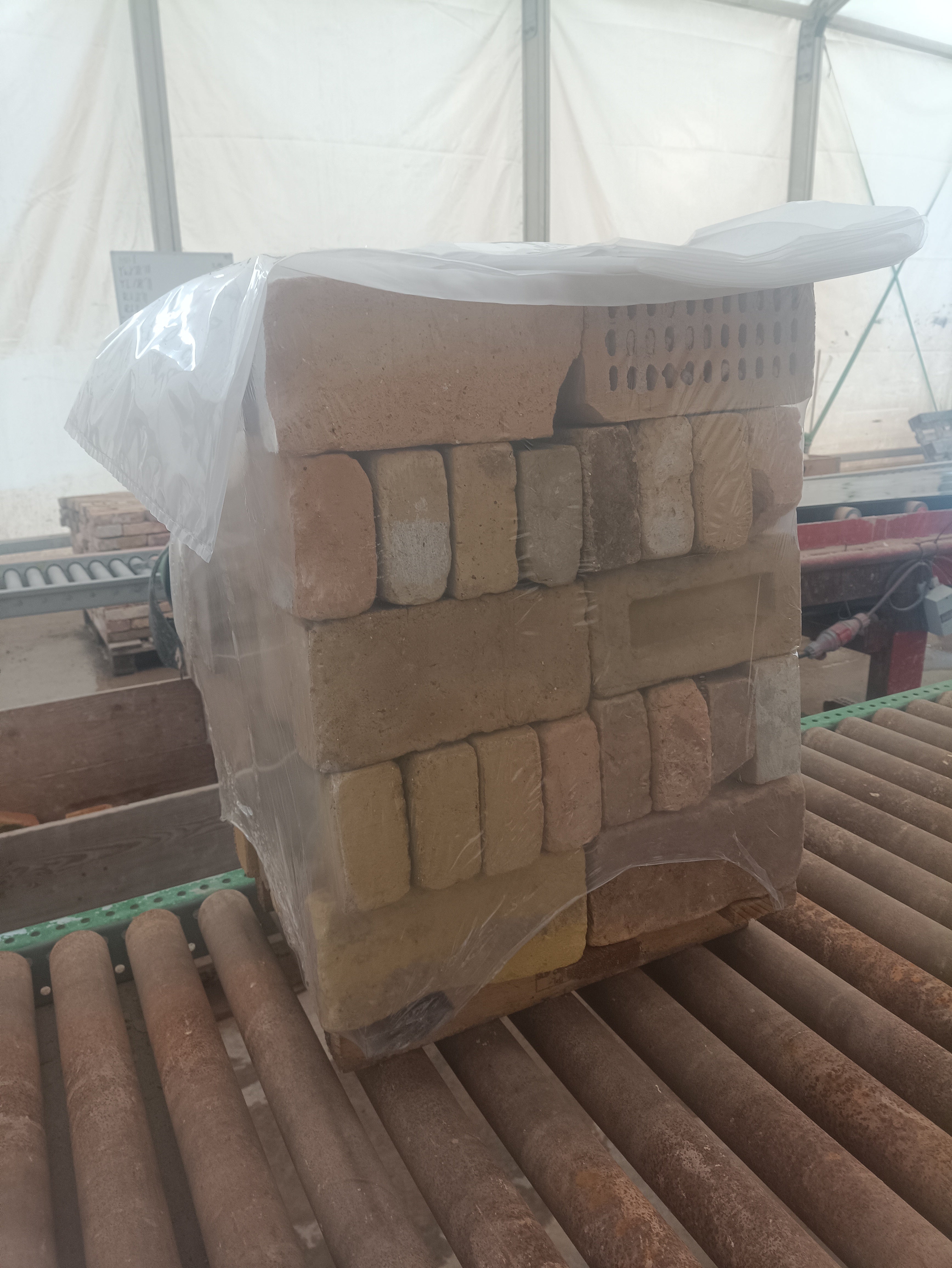 Krympehætte til small/little paller – 550mm/270+27mm x 900mm x 0,07mm